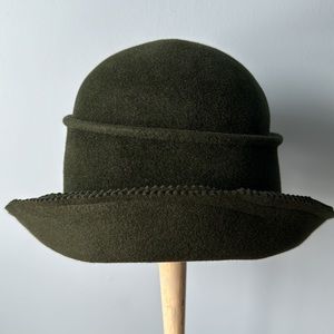 SAC by Suzette Art Couture Flapper Felt Hat